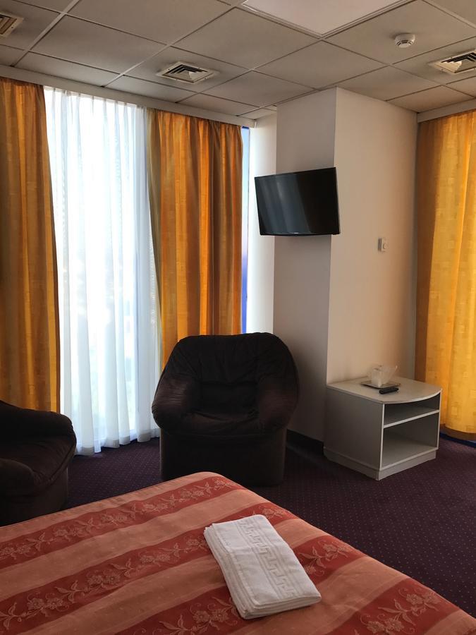 Apartament In Regim Hotelier Bacău Exterior foto